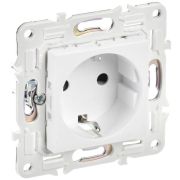 Розетка SKANDY 16А с заземл. защ. шторки SK-R04W арктич. бел. IEK SK-R14-16-K01